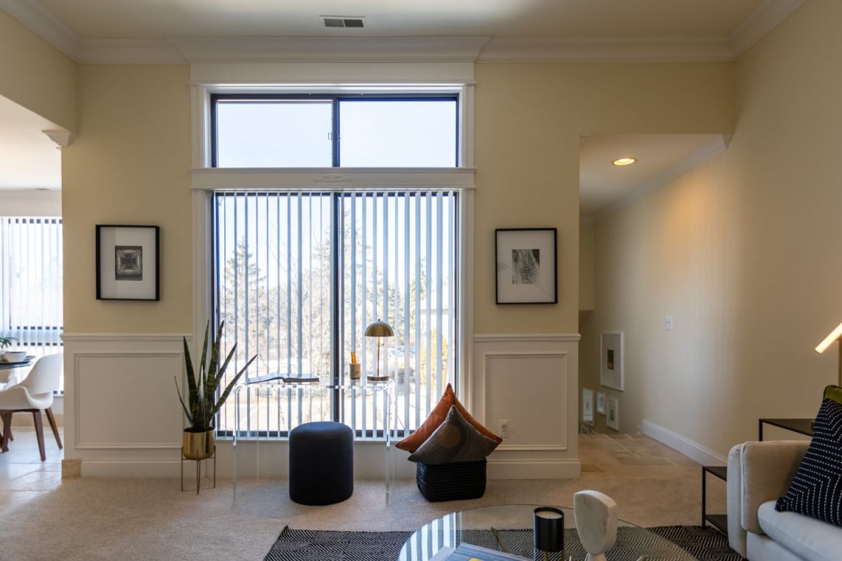 Luxury Residences at River Oaks West Apartments in Novi